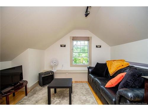 64 Centennial Rd, Hampton, NB 