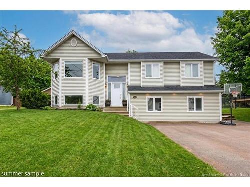 78 Mathilde St, Dieppe, NB 