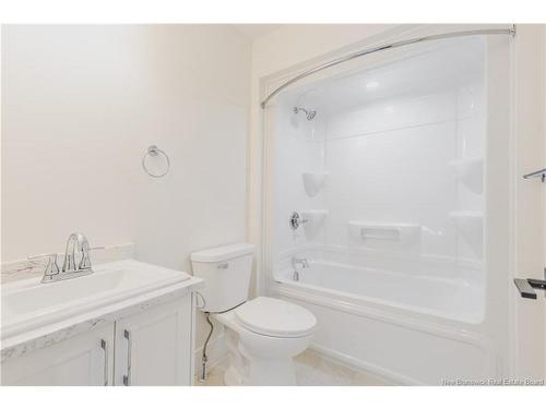 242 Gilridge Dr, Douglas, NB 