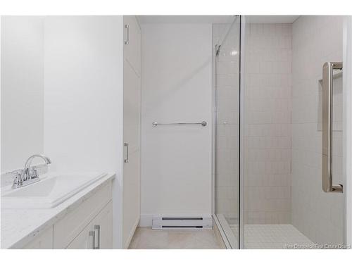 242 Gilridge Dr, Douglas, NB 