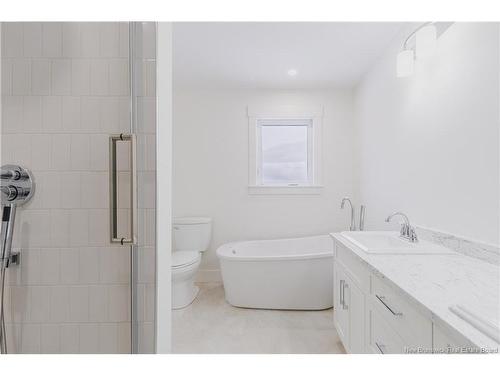 242 Gilridge Dr, Douglas, NB 