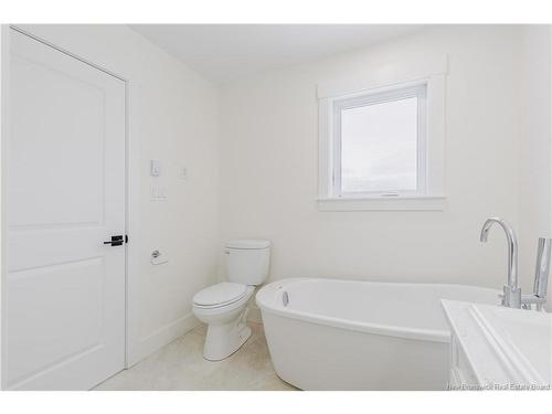 242 Gilridge Dr, Douglas, NB 
