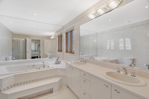 Master Bathroom - 187 Av. Centennial, Beaconsfield, QC - Indoor Photo Showing Bathroom