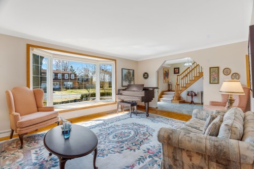 Living Room - 187 Av. Centennial, Beaconsfield, QC - Indoor Photo Showing Living Room