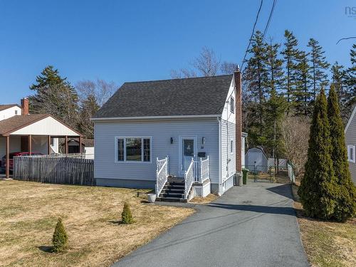 18 Devon Crescent, Halifax, NS 