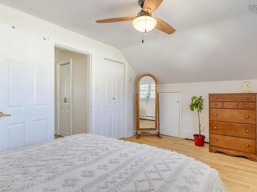 18 Devon Crescent, Halifax, NS 