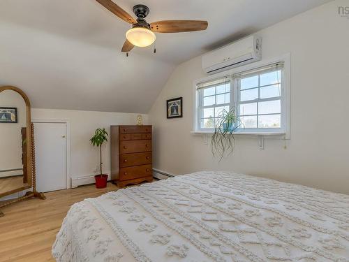 18 Devon Crescent, Halifax, NS 