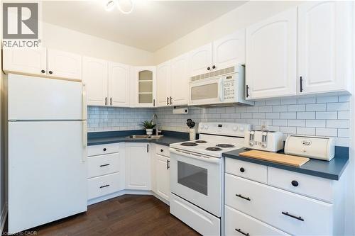 621 Rosseau Road, Hamilton, ON - Indoor Photo Showing Kitchen
