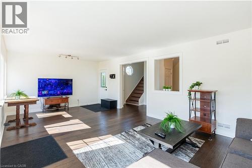 621 Rosseau Road, Hamilton, ON - Indoor Photo Showing Living Room