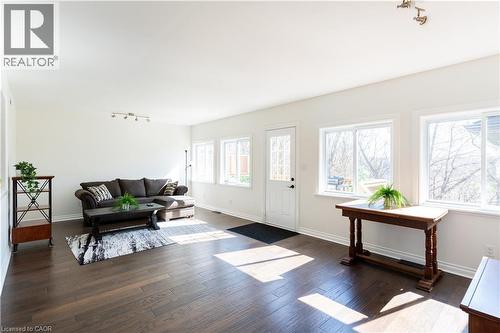 621 Rosseau Road, Hamilton, ON - Indoor Photo Showing Living Room