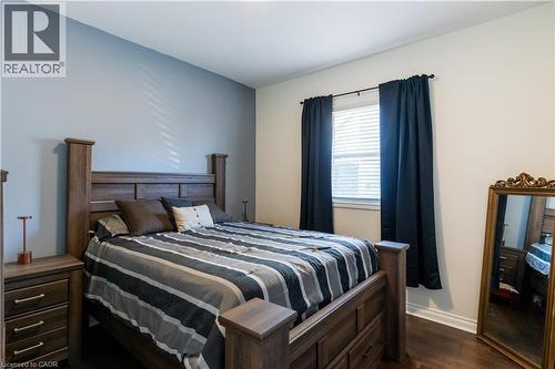 621 Rosseau Road, Hamilton, ON - Indoor Photo Showing Bedroom