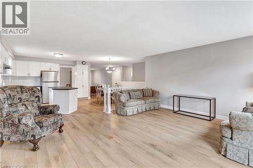 6 Gowinlock Court, Cambridge, ON - Indoor Photo Showing Living Room