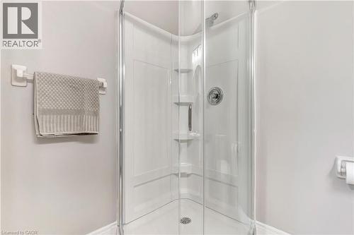 6 Gowinlock Court, Cambridge, ON - Indoor Photo Showing Bathroom