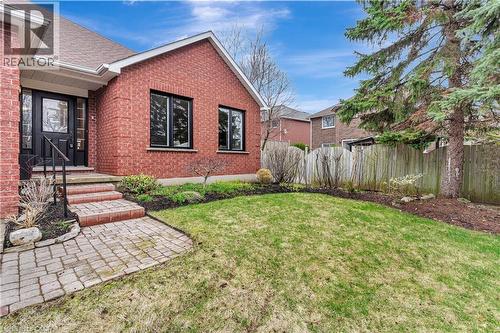 6 Gowinlock Court, Cambridge, ON - Outdoor