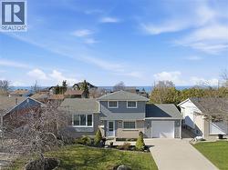 35 VIKING Drive Grimsby, ON L3M 3V2