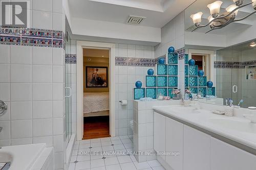35 Gardiner Road E, Toronto, ON - Indoor Photo Showing Bathroom