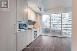 1111 - 115 BLUE JAYS WAY Toronto, ON M5V 3T3