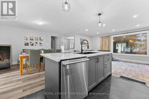 25 Frontenac Crescent, Deep River, ON - Indoor Photo Showing Kitchen