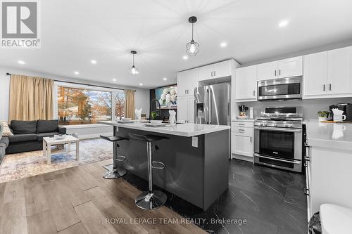 25 Frontenac Crescent, Deep River, ON - Indoor Photo Showing Kitchen With Upgraded Kitchen