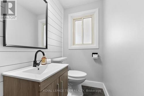 25 Frontenac Crescent, Deep River, ON - Indoor Photo Showing Bathroom