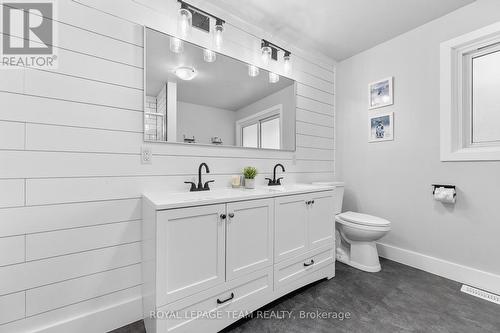 25 Frontenac Crescent, Deep River, ON - Indoor Photo Showing Bathroom