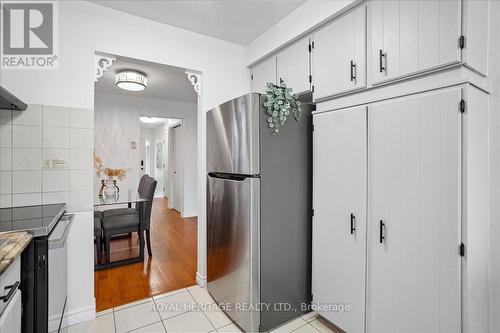 148 Adele Crescent, Oshawa, ON - Indoor Photo Showing Kitchen