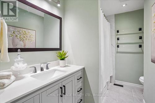 148 Adele Crescent, Oshawa, ON - Indoor Photo Showing Bathroom