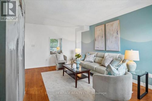148 Adele Crescent, Oshawa, ON - Indoor Photo Showing Living Room