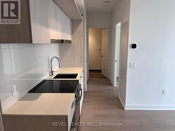 1301 - 448 BURNHAMTHORPE ROAD W Mississauga, ON L5B 4M6