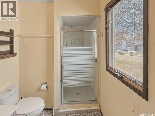 231 Elliott Place, Swift Current, SK - Indoor Photo Showing Bathroom