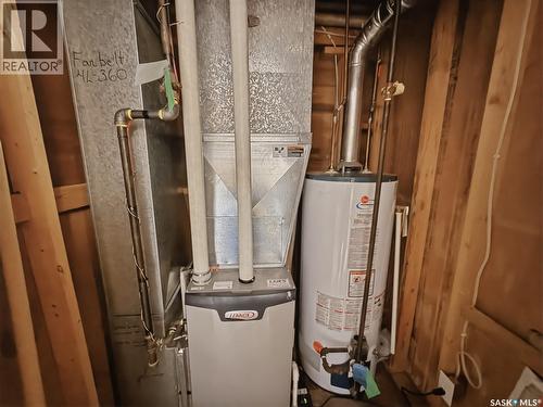 231 Elliott Place, Swift Current, SK - Indoor Photo Showing Basement