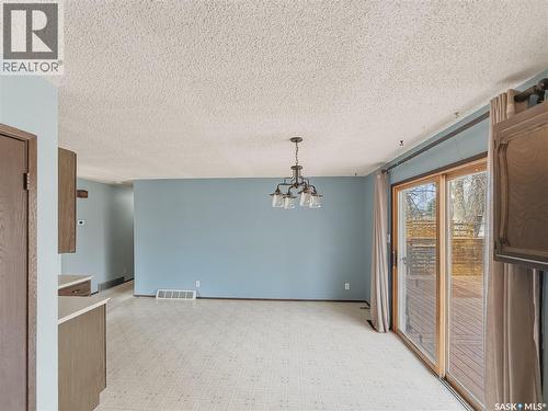 231 Elliott Place, Swift Current, SK - Indoor Photo Showing Other Room
