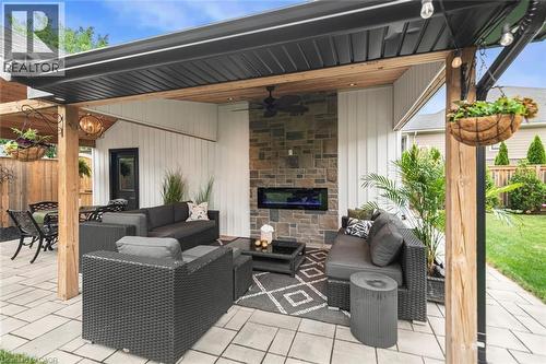 Patio terrace - 253 Central Avenue, Grimsby, ON 