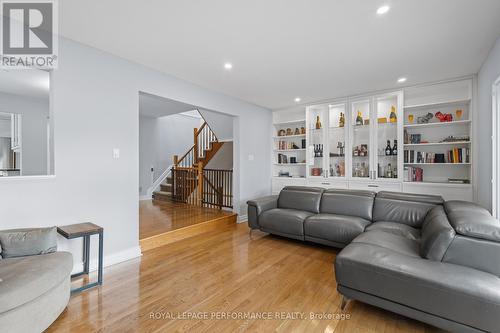 219 Switzer Avenue, Ottawa, ON - Indoor Photo Showing Living Room