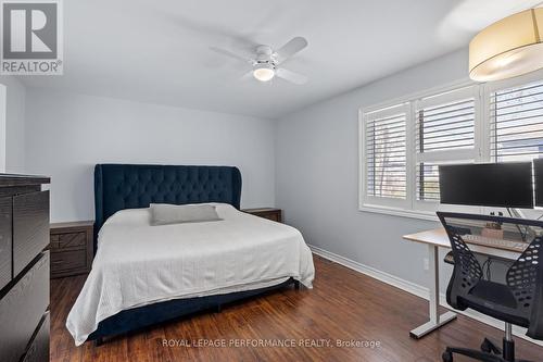 219 Switzer Avenue, Ottawa, ON - Indoor Photo Showing Bedroom