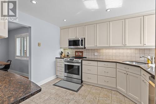 219 Switzer Avenue, Ottawa, ON - Indoor Photo Showing Kitchen