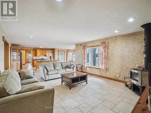 232 Eighth Road E, Hamilton, ON 