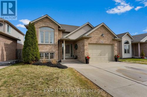 7032 KELLY DRIVE  Niagara Falls (Forestview), ON L2H 3J9