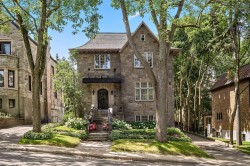 728 Av. Pratt Montréal (Outremont), QC H2V 2T6