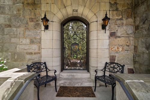 Entrée extérieure - 728 Av. Pratt, Montréal (Outremont), QC - 