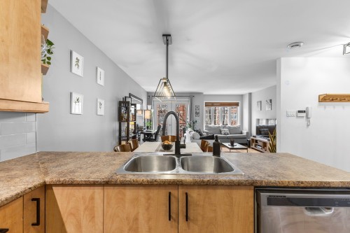 Kitchen - 201-3964 Rue Bannantyne, Montréal (Verdun/Île-Des-Soeurs), QC - Indoor Photo Showing Kitchen With Double Sink