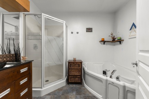 Bathroom - 201-3964 Rue Bannantyne, Montréal (Verdun/Île-Des-Soeurs), QC - Indoor Photo Showing Bathroom