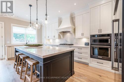 385 Pine Cove Road, Burlington, ON - Indoor Photo Showing Kitchen With Upgraded Kitchen