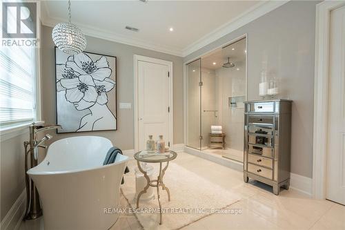 385 Pine Cove Road, Burlington, ON - Indoor Photo Showing Bathroom