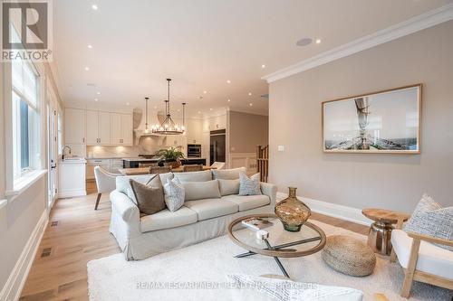 385 Pine Cove Road, Burlington, ON - Indoor Photo Showing Living Room
