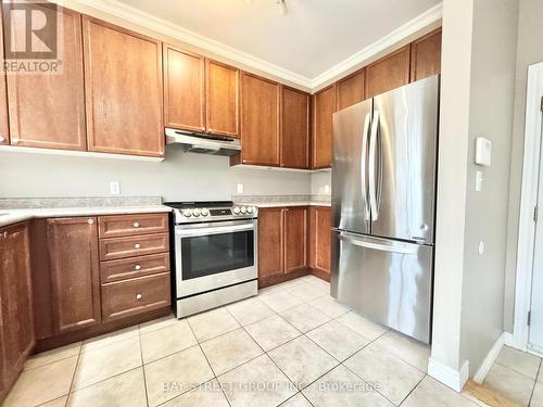 5218 Garland Crescent, Burlington, ON - Indoor Photo Showing Kitchen