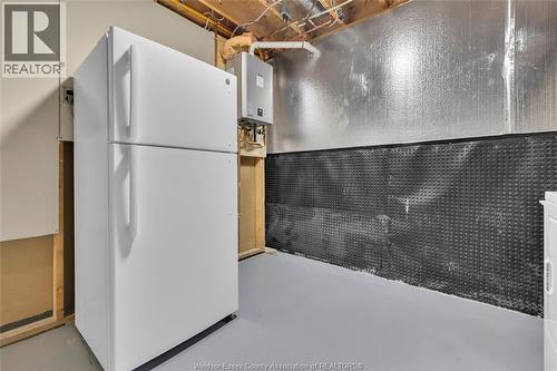 556 Clover, Windsor, ON - Indoor