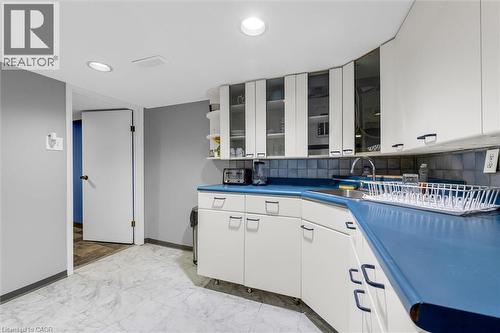 121 Edgemont Street N, Hamilton, ON - Indoor Photo Showing Kitchen