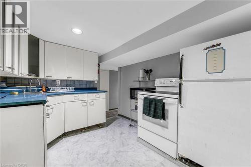 121 Edgemont Street N, Hamilton, ON - Indoor Photo Showing Kitchen