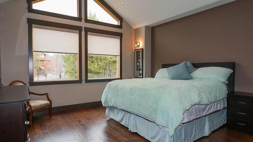 100 Forest Crowne Crescent, Kimberley, BC - Indoor Photo Showing Bedroom